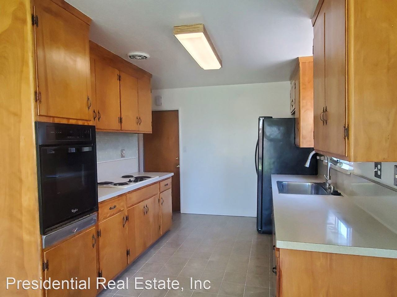 1605 Warbler Way - Photo 3 of 9