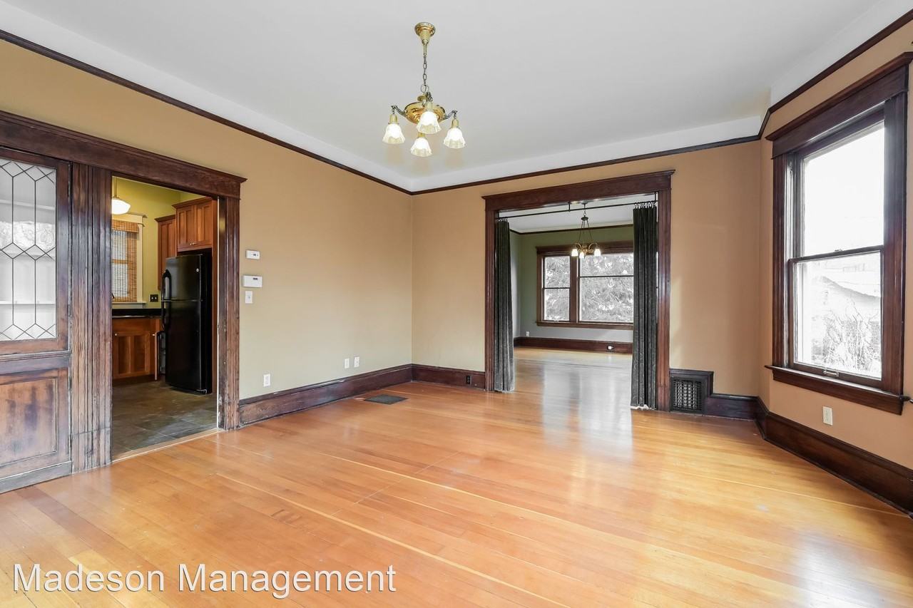 1419 S Plum St - Photo 3 of 23