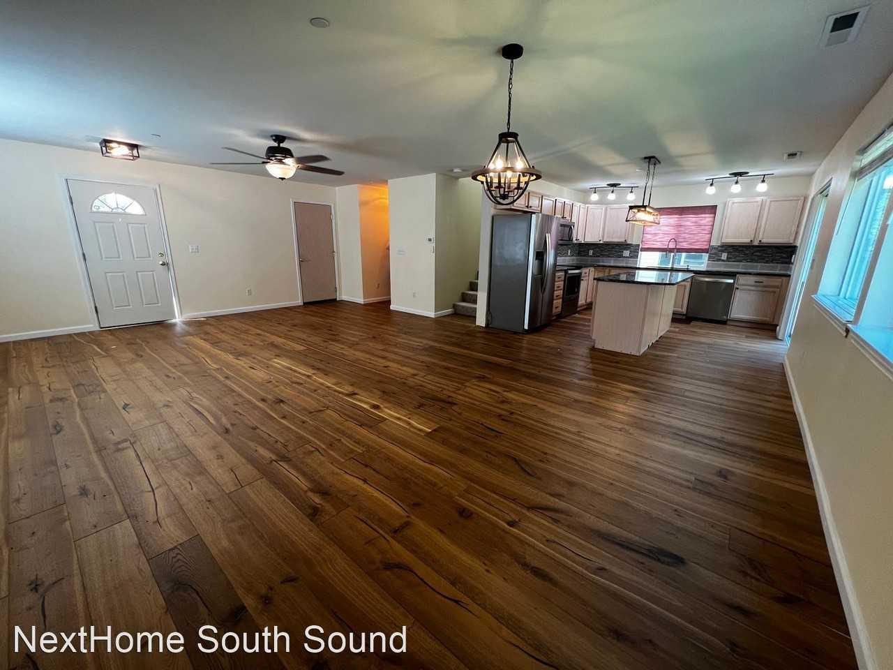 1168 Hudson St - Photo 3 of 19