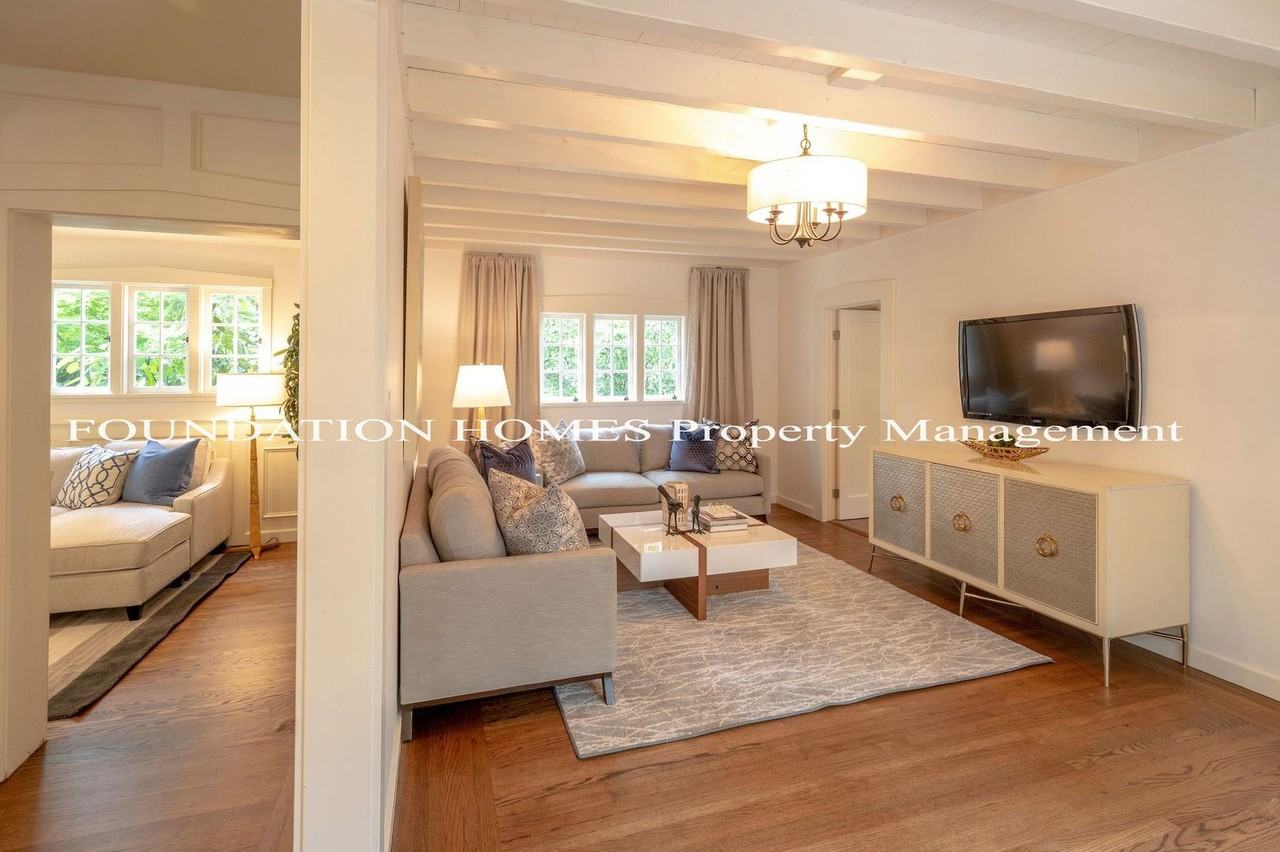 2 Hillgirt Dr - Photo 3 of 43