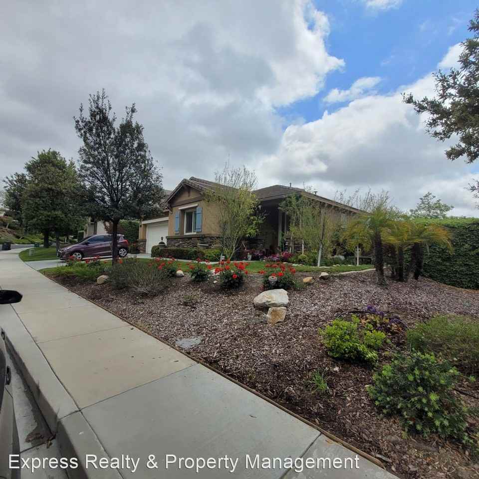 26583 Chamomile St - Photo 2 of 23