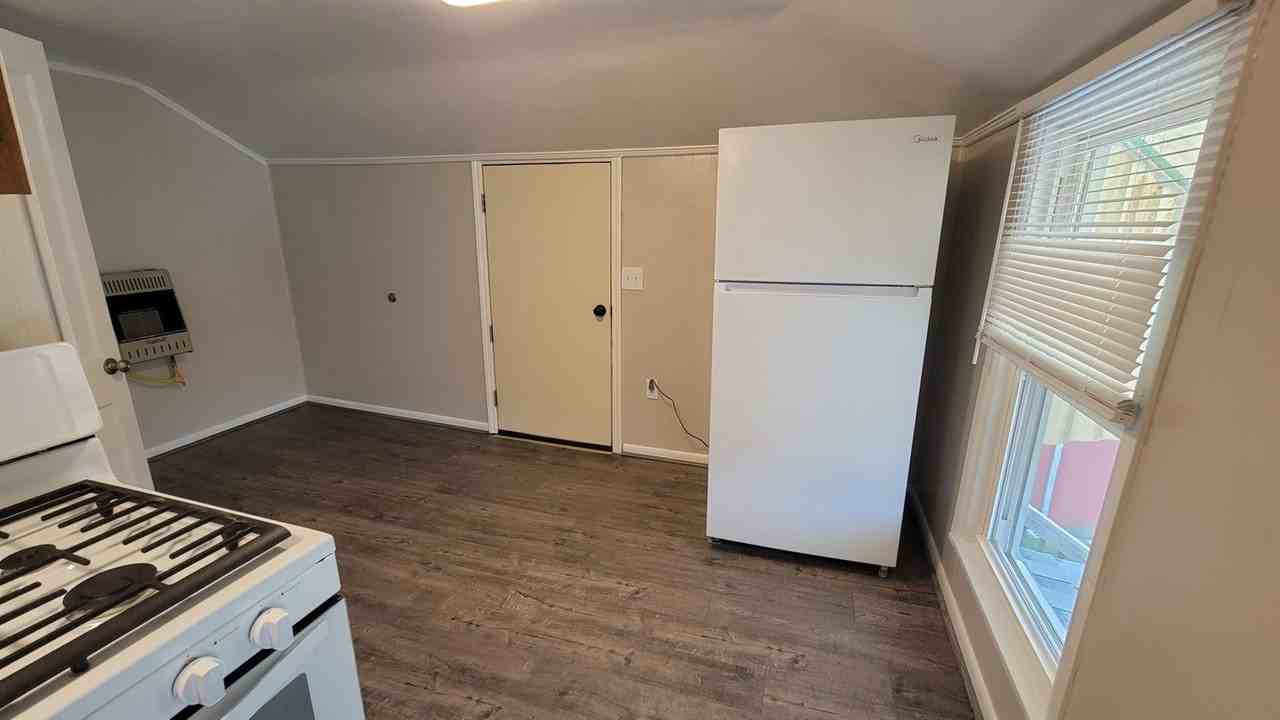 1721 5th St Ext - Photo 2 of 7