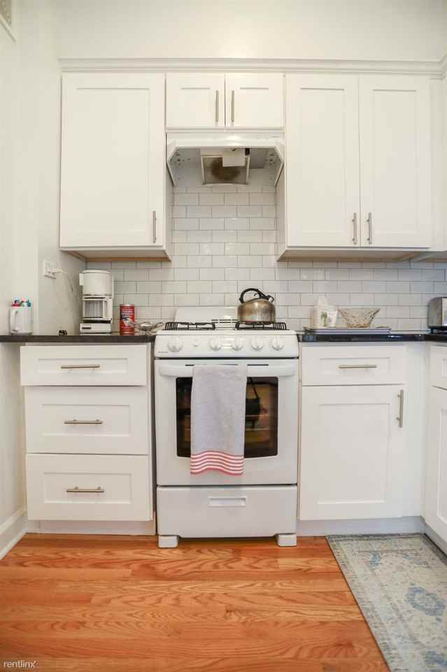 1766 N Clark St - Photo 3 of 8