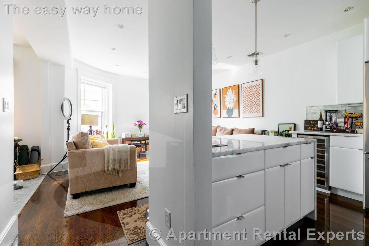 40 Cameron St #4 - Photo 3 of 12