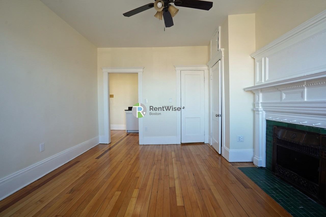 1212 Commonwealth Ave #9
