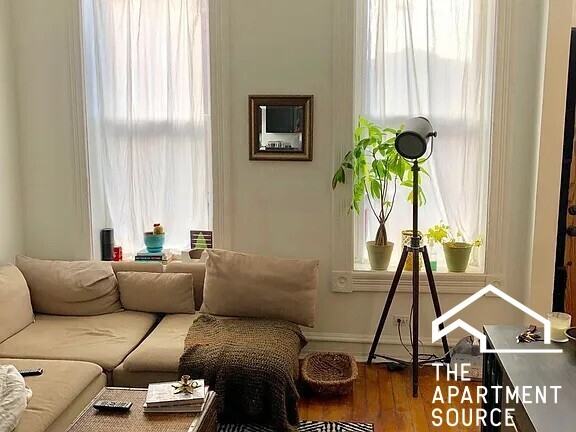 1847 S Loomis St #2 - Photo 2 of 15