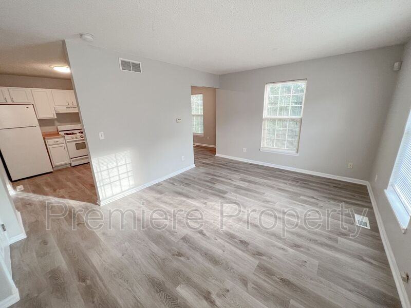 4202 Flora Ave - Photo 3 of 16