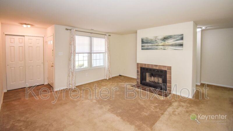 653A Rose Hollow Dr - Photo 3 of 18