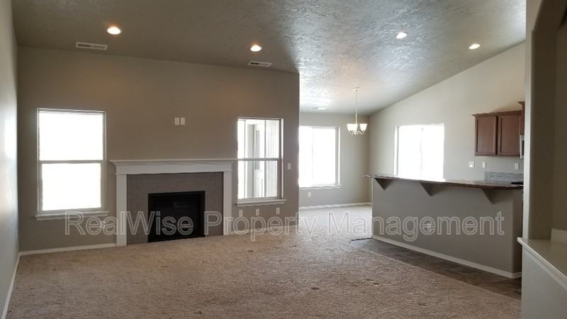 2681 Ne 6th Dr - Photo 2 of 30