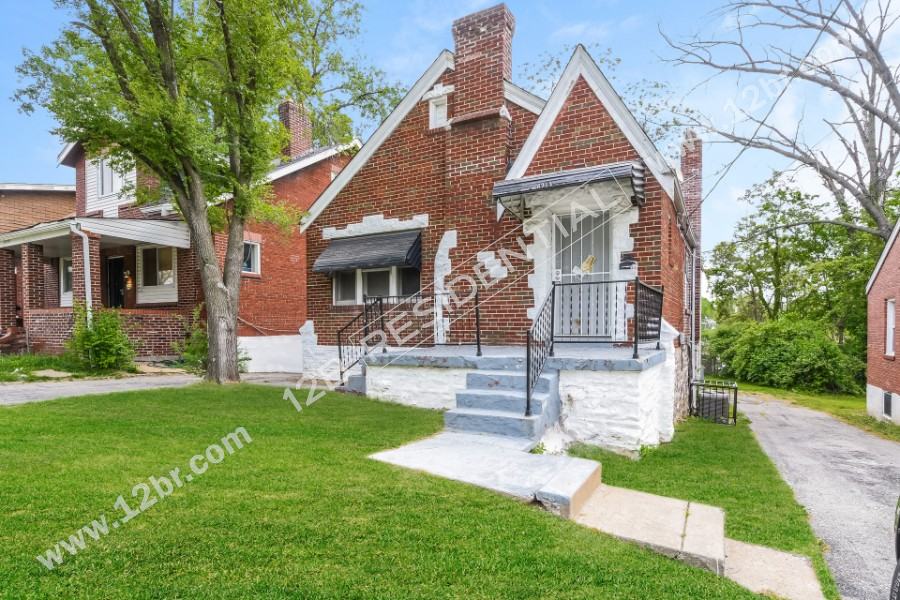6213 Creston Ave - Photo 3 of 21