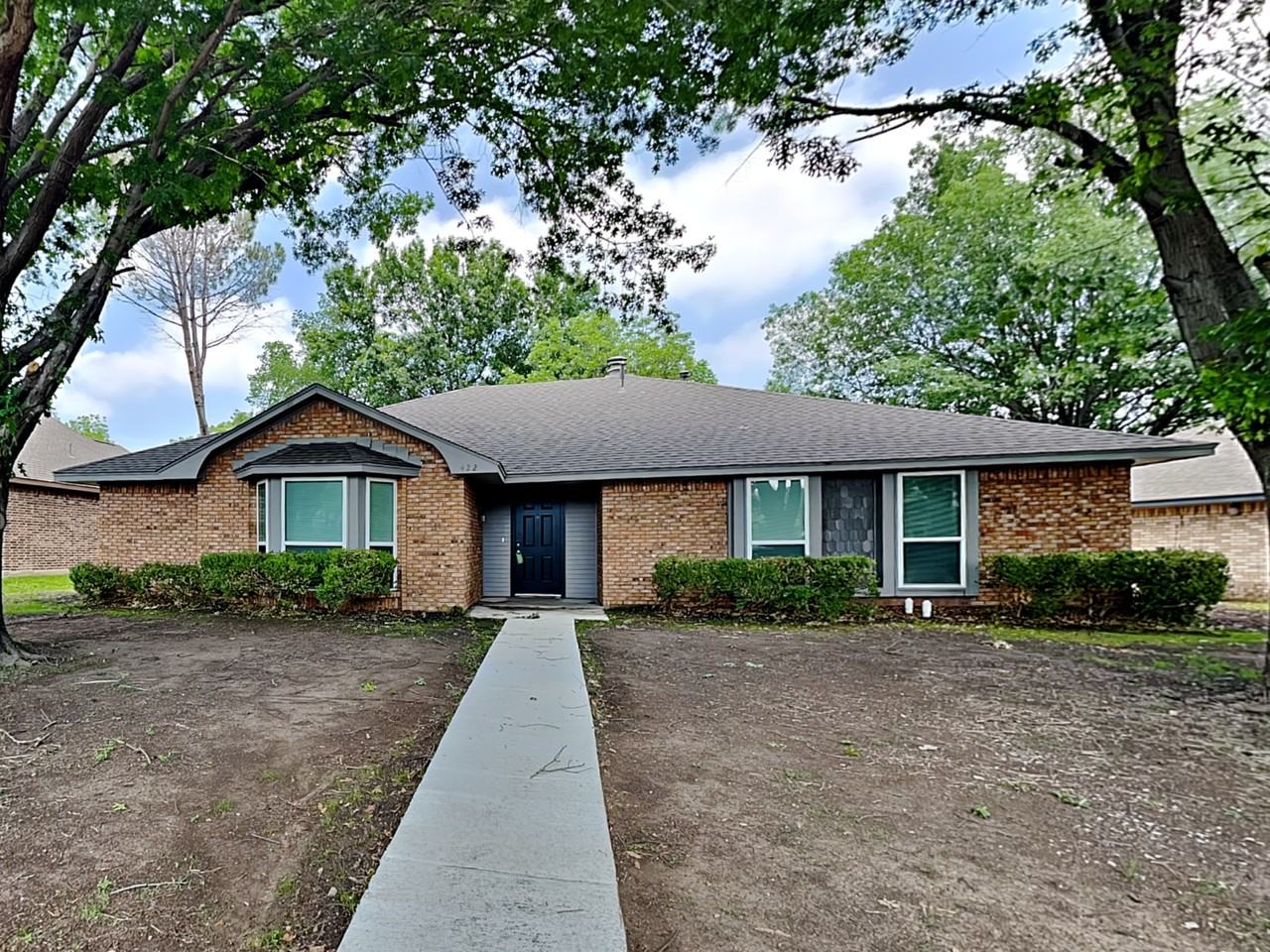 422 Ash Ln - Photo 2 of 26