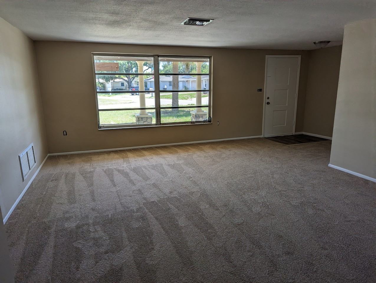 3145 Andorra Dr - Photo 2 of 7