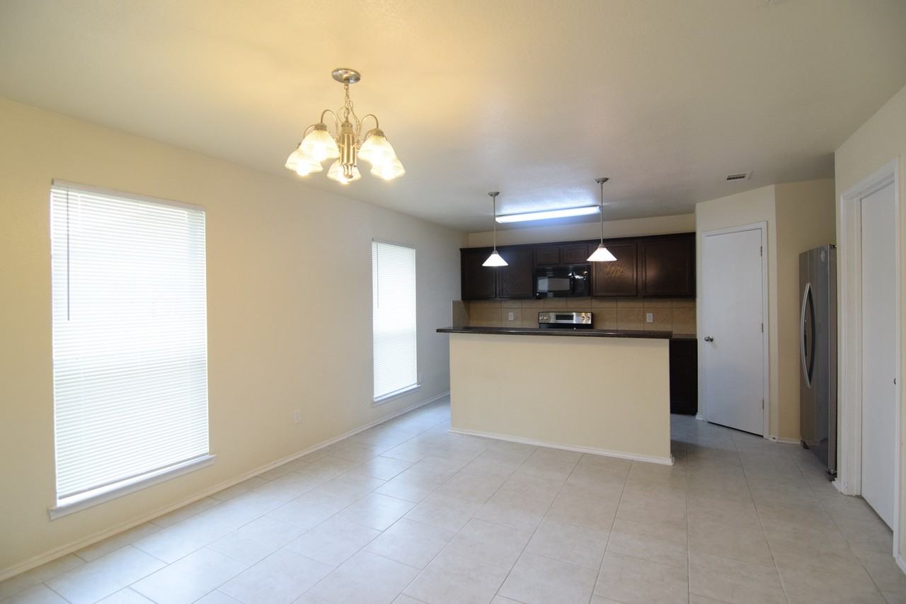 6205 Temora Loop - Photo 4 of 23