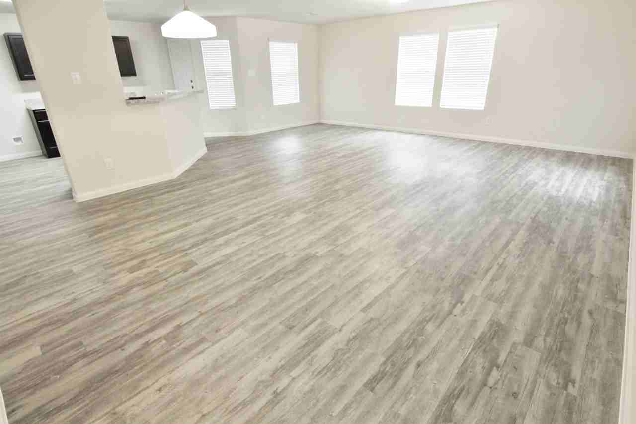 18810 Brescia Ln - Photo 3 of 14