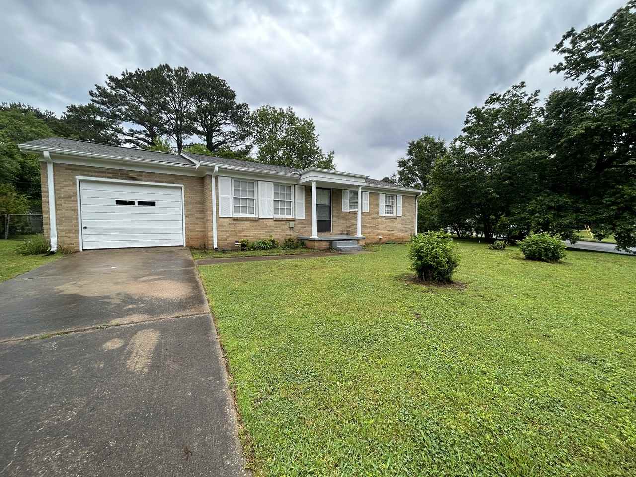 2408 Springhill Rd Nw - Photo 2 of 28
