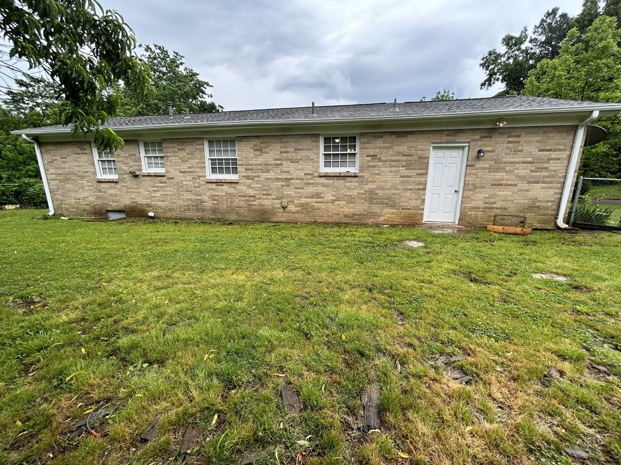 2408 Springhill Rd Nw - Photo 3 of 28