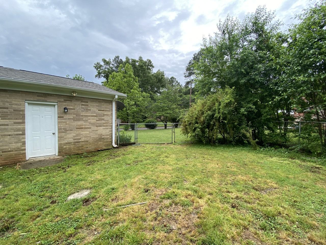 2408 Springhill Rd Nw - Photo 4 of 28