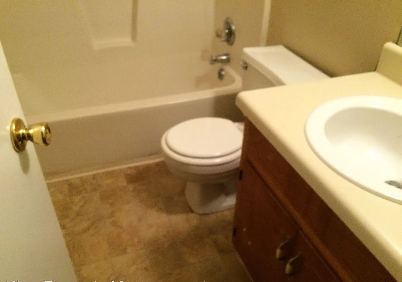 215 Parris St Se - Photo 2 of 4