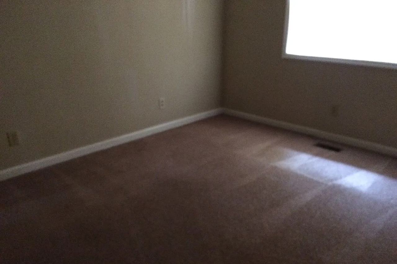 215 Parris St Se - Photo 3 of 4