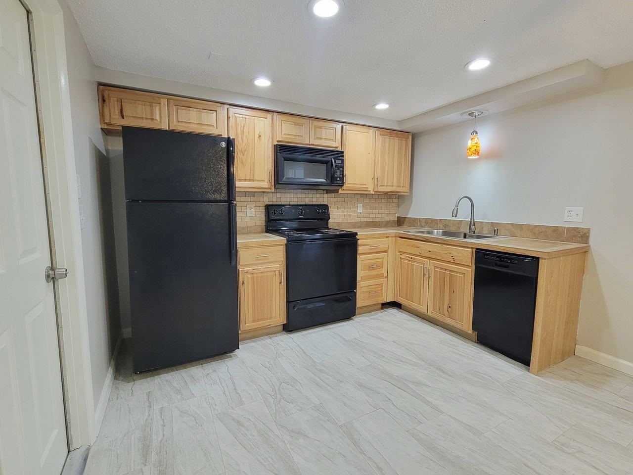 3850 Baden Dr - Photo 6 of 24