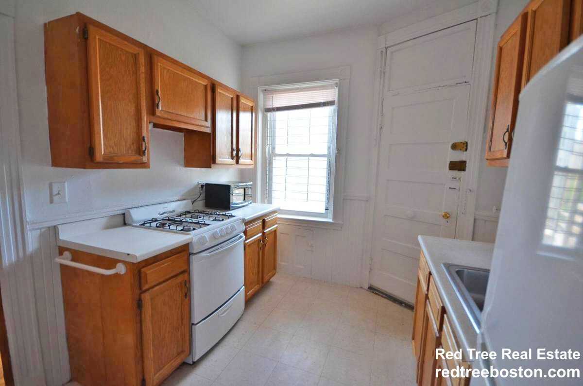 134 Englewood Ave #2 - Photo 3 of 7