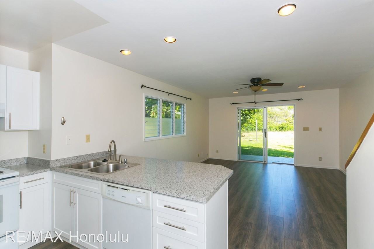 855 Kainui Dr - Photo 3 of 39