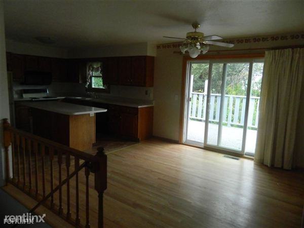 1735 NE Bismarck, ND - Why rent a duplex? - Photo 2 of 37