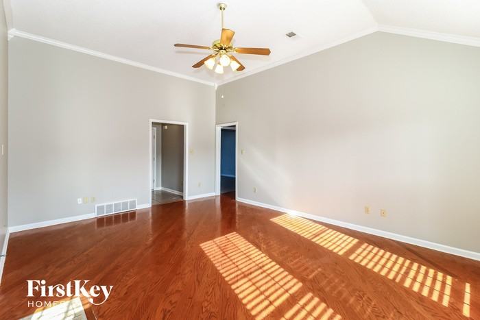 7761 Shadow Hills Dr - Photo 3 of 14