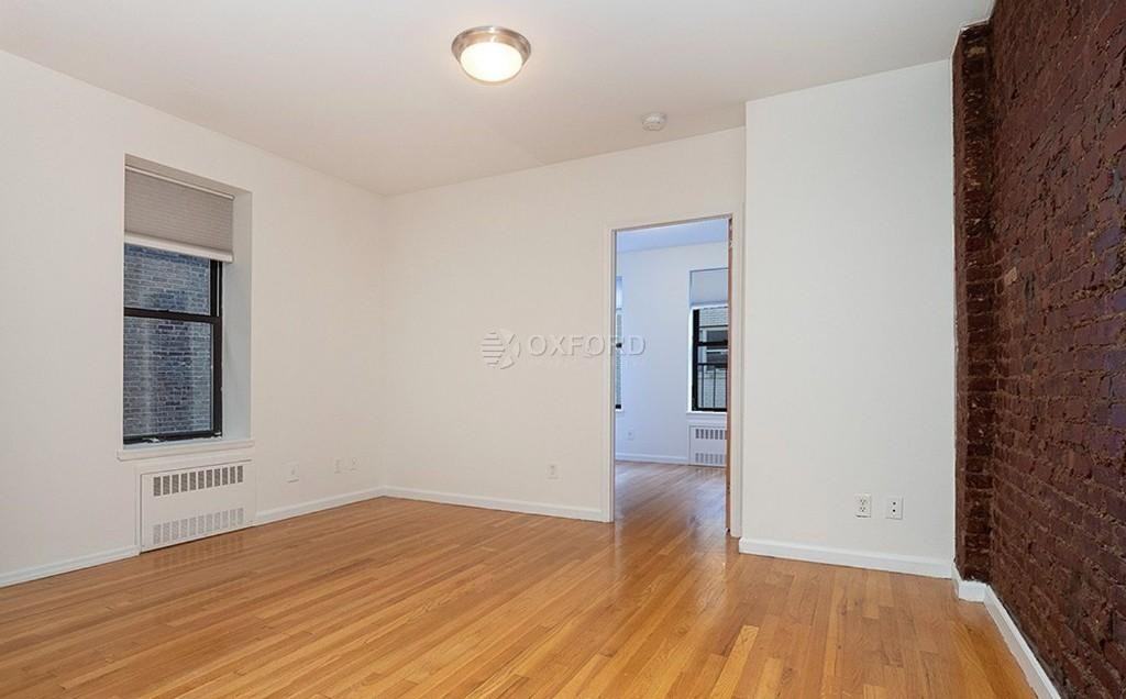 E 82nd St #19 - Photo 3 of 6