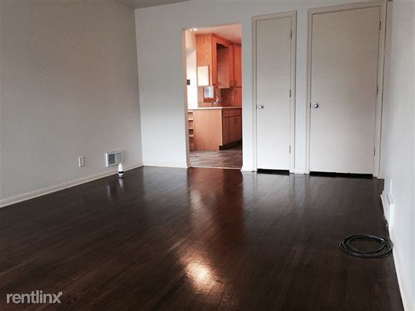 2720 Blackstone Ave - Photo 2 of 10