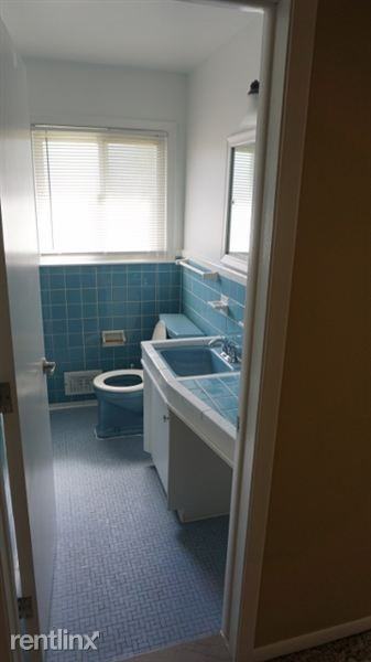 8997 Robindale Ave - Photo 2 of 8