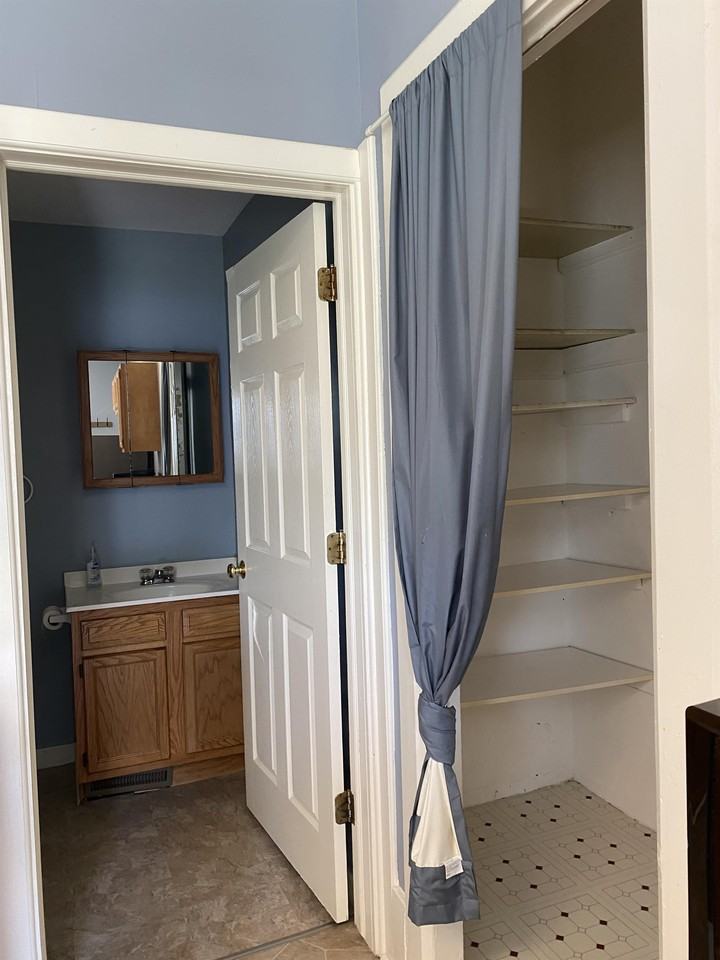 1613 N Van Buren St #A - Photo 3 of 10