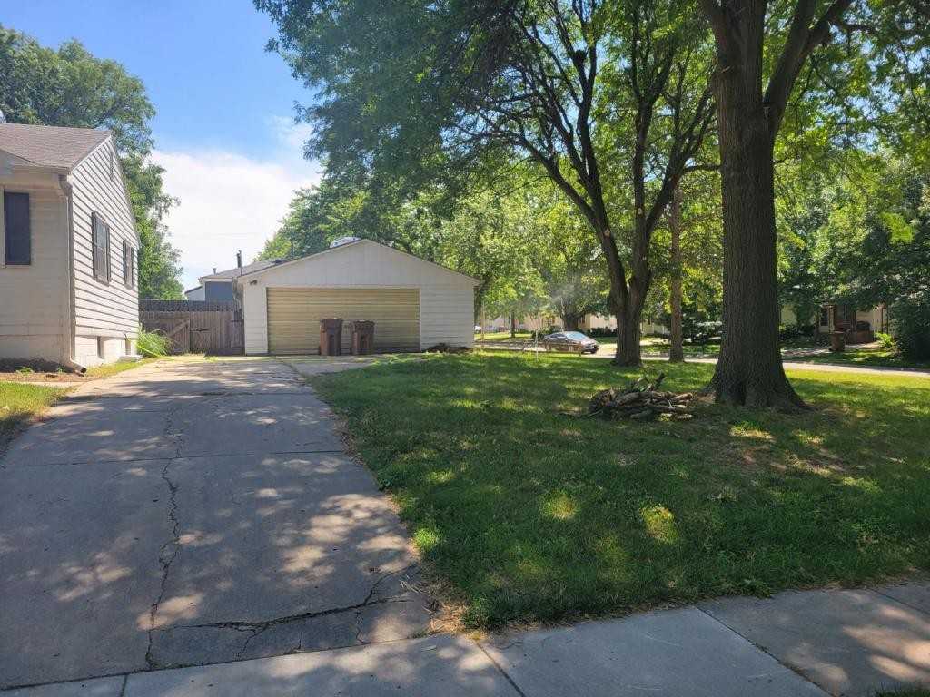 1151 Elba Ave - Photo 2 of 25