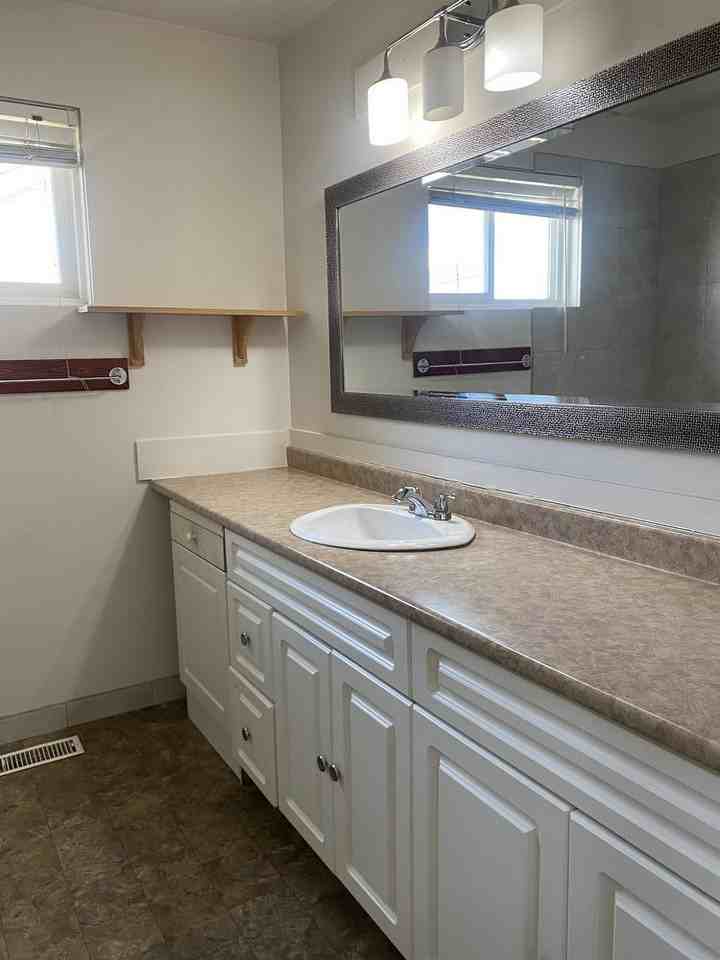 929 Johnson St - Photo 3 of 7