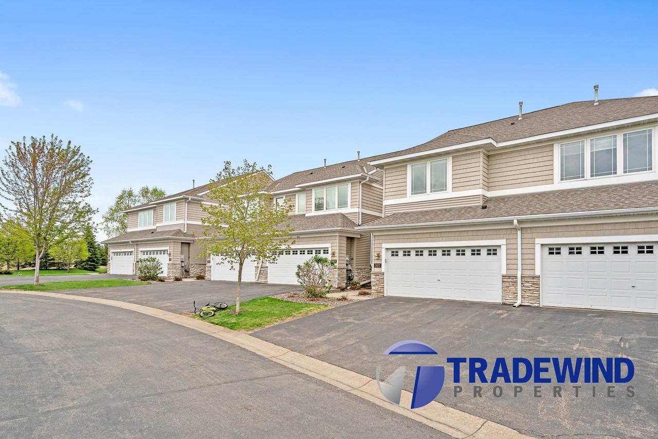 5072 Yuma Lane North - Photo 2 of 37