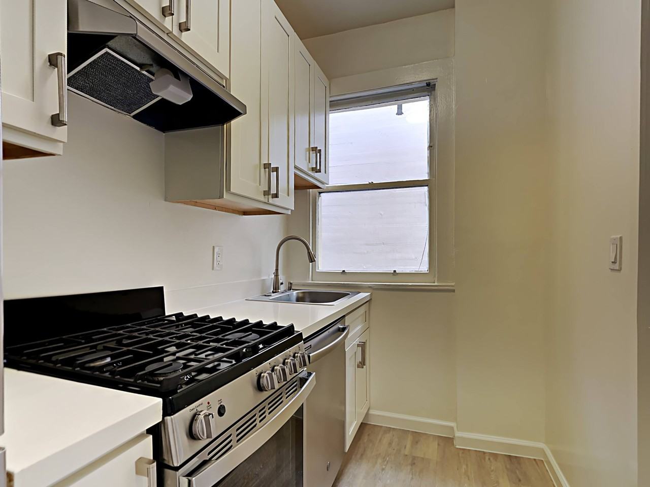 381 Turk St. - Photo 5 of 19