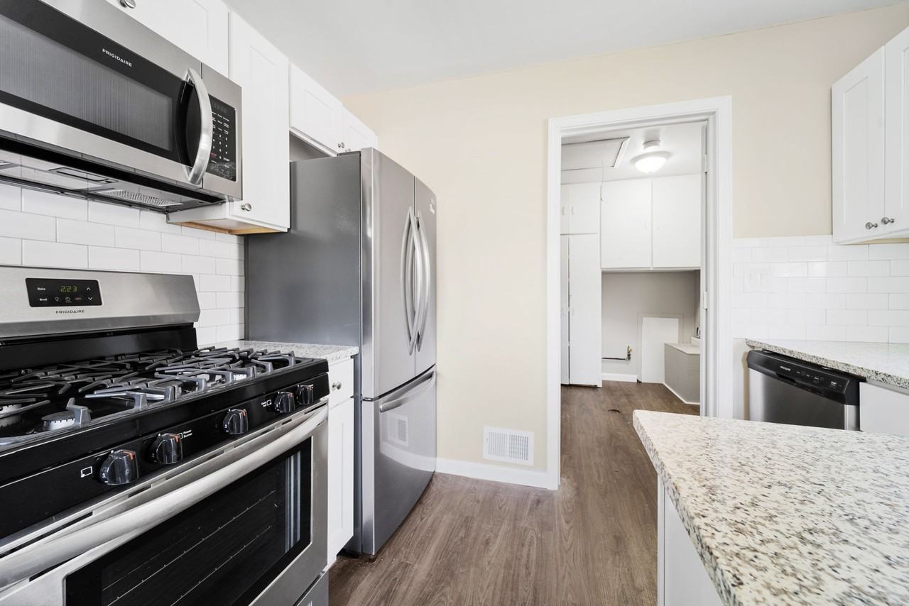 422 S Farmington Rd #1 - Photo 5 of 13