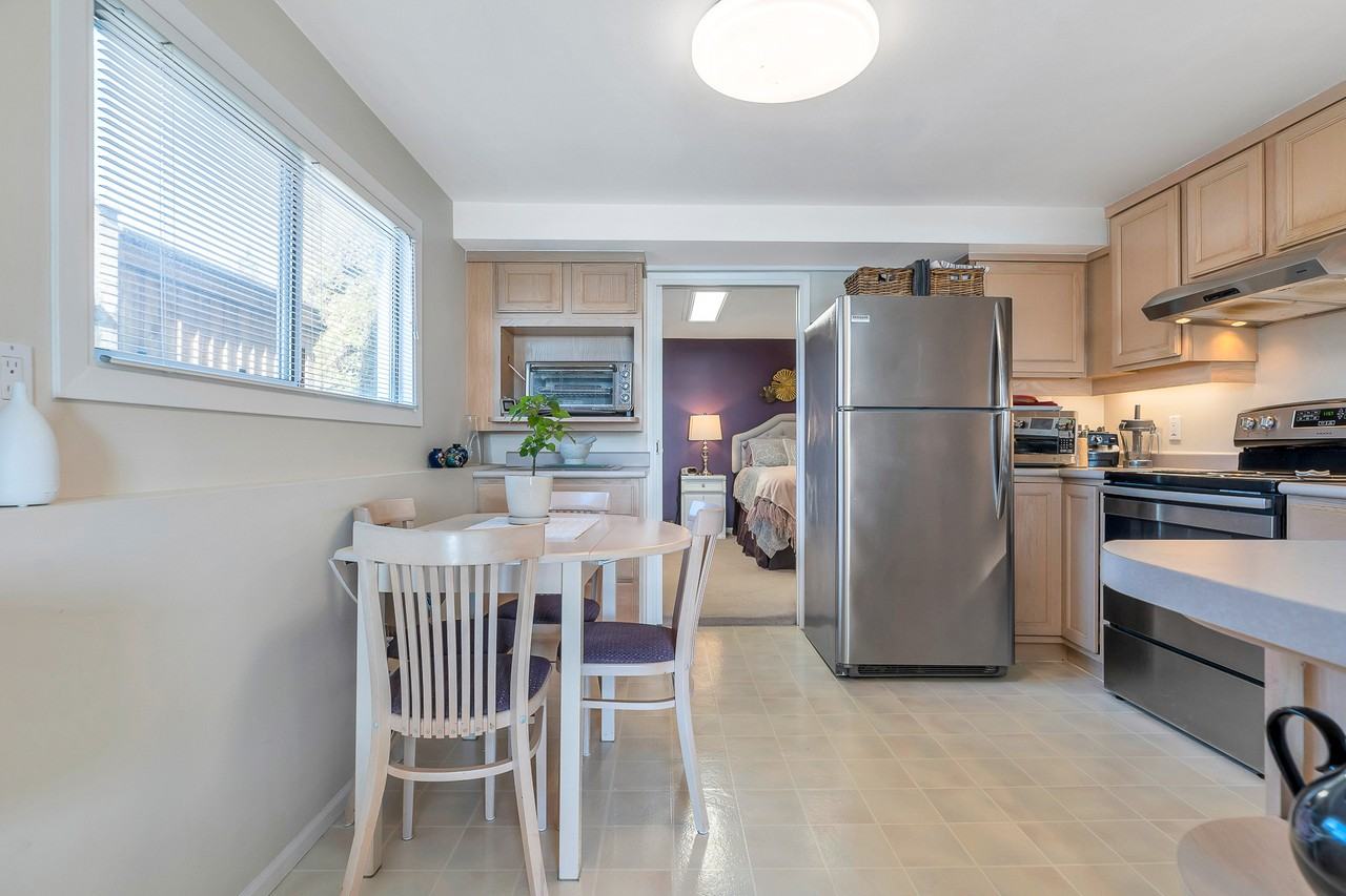 549 Seventh St E - Photo 2 of 7