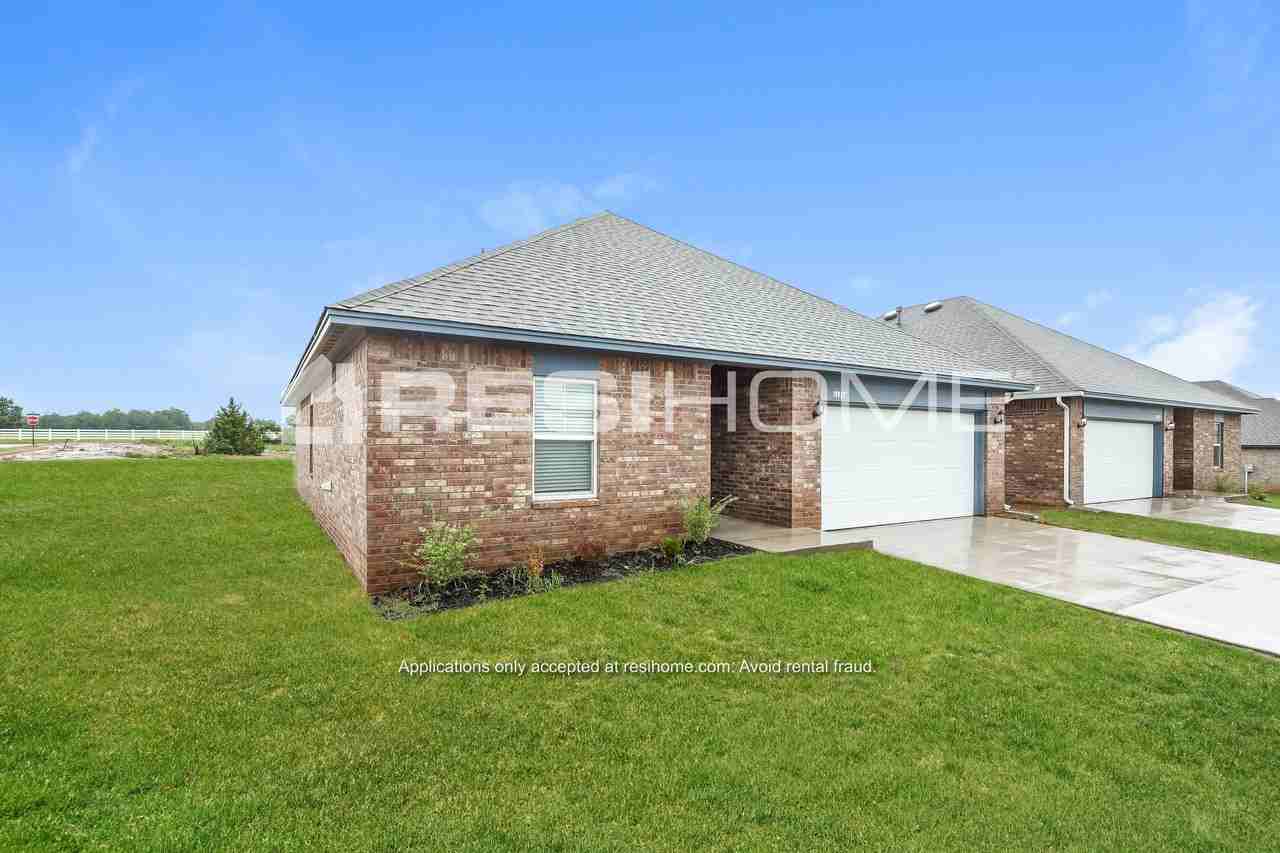 1210A Lakeview Dr - Photo 3 of 18