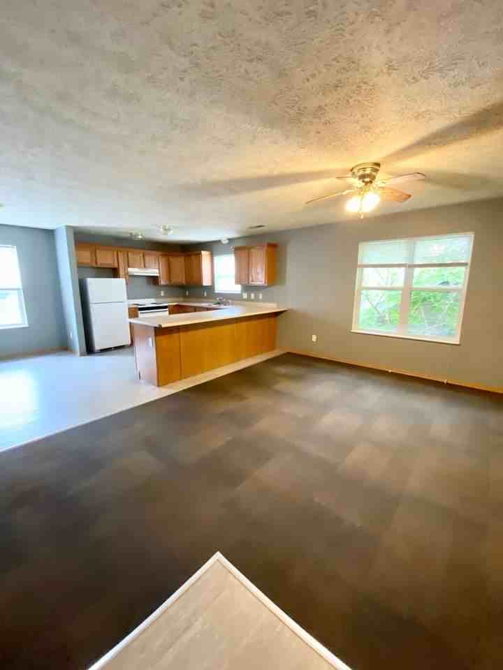 520 W Nichols St #100 - Photo 5 of 10