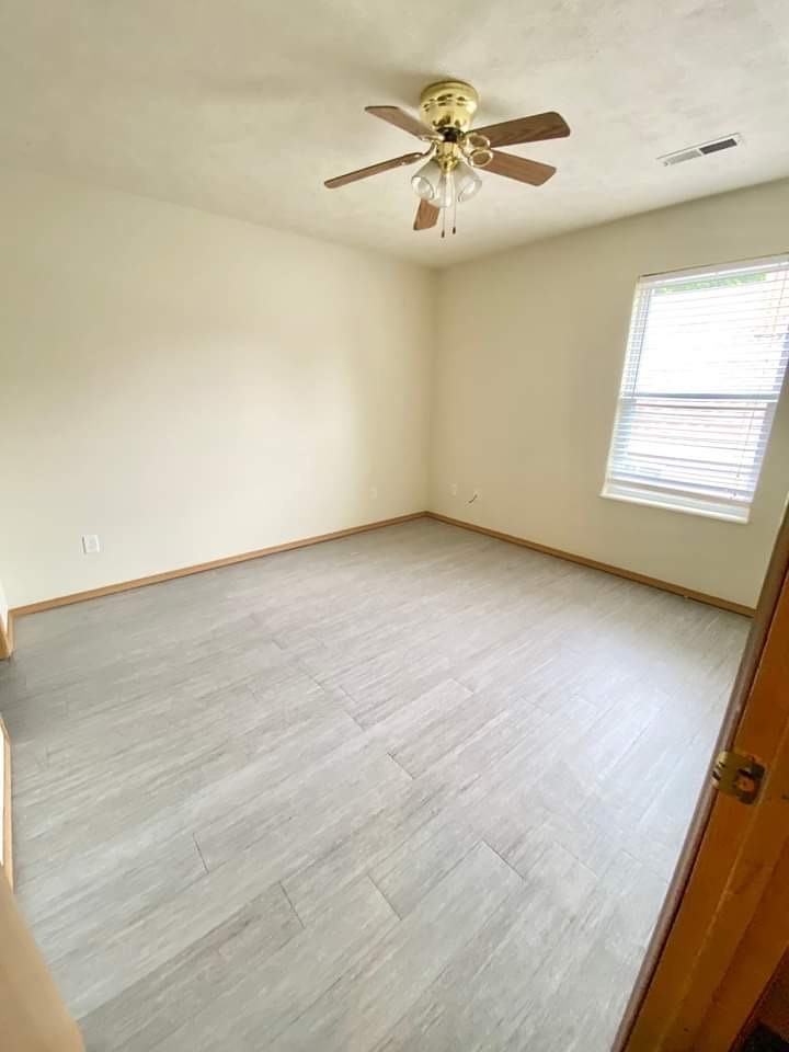 520 W Nichols St #100 - Photo 6 of 10