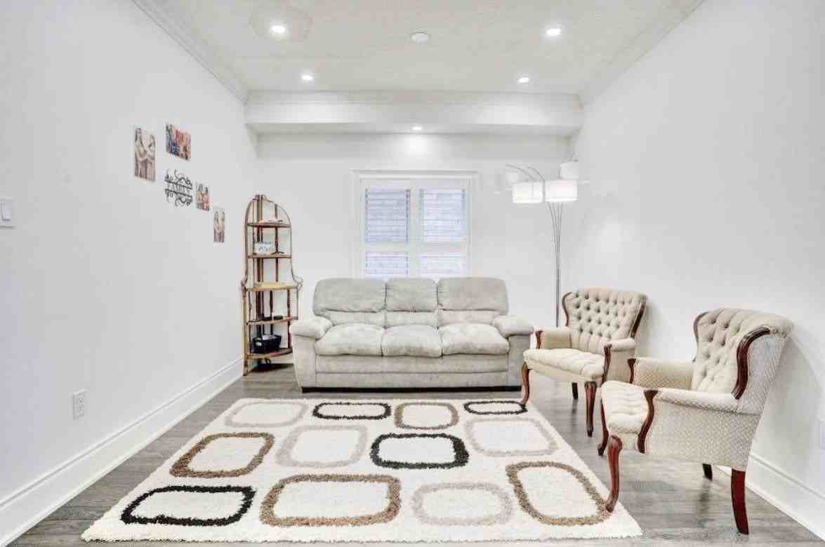 1-125 Lyle Dr, Bowmanville, Ontario - Photo 3 of 19