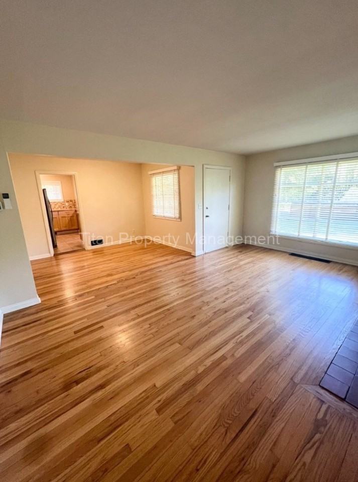 5540 Southwest Vermont Street - Photo 2 of 20