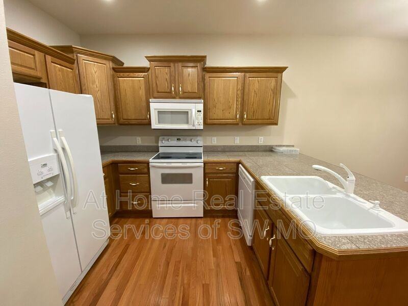 5601 N 17th St - Photo 2 of 15