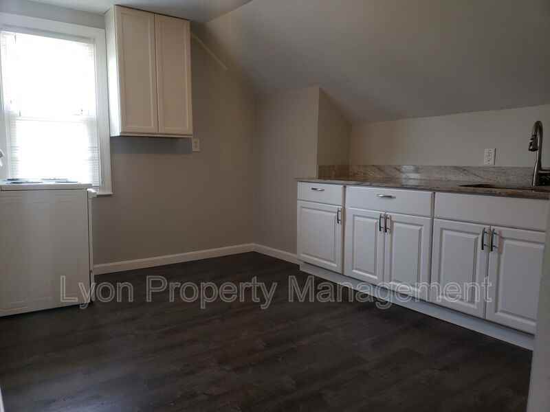 79 Vine St #2 - Photo 2 of 7