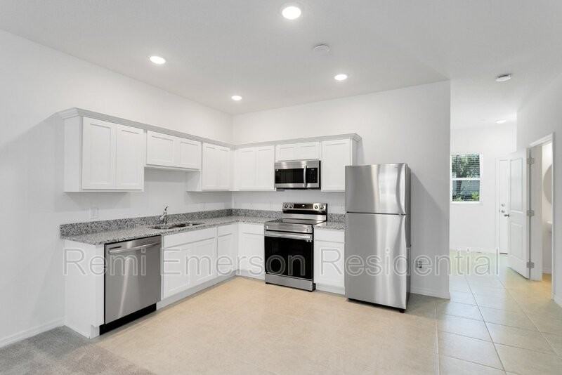 3150 Merton Aly - Photo 2 of 23