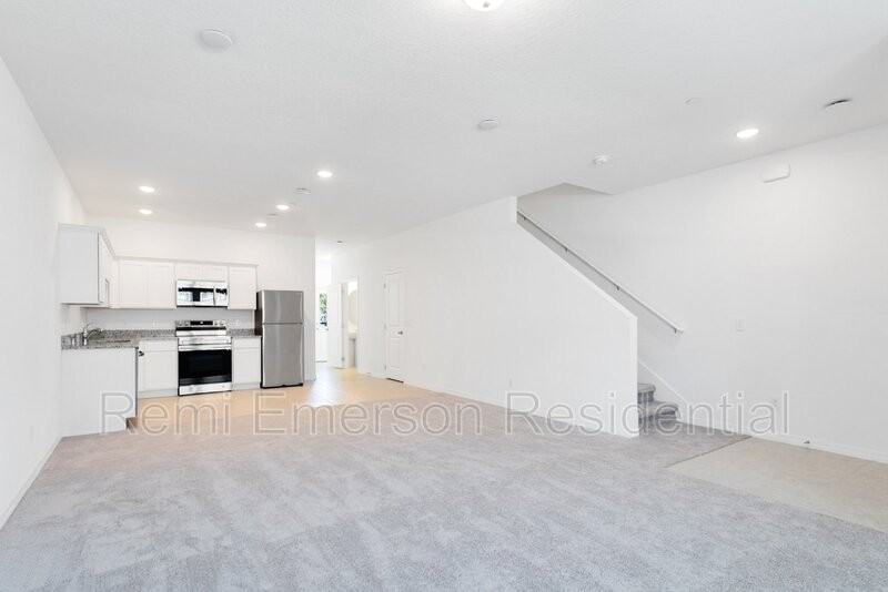 3150 Merton Aly - Photo 3 of 23