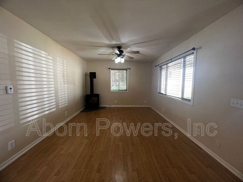 2630 Kingfisher Ln - Photo 2 of 6