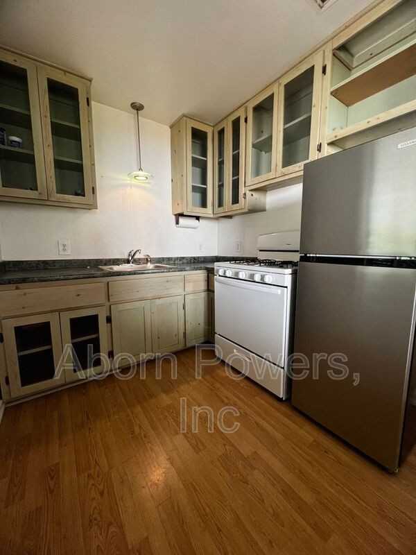 2630 Kingfisher Ln - Photo 3 of 6