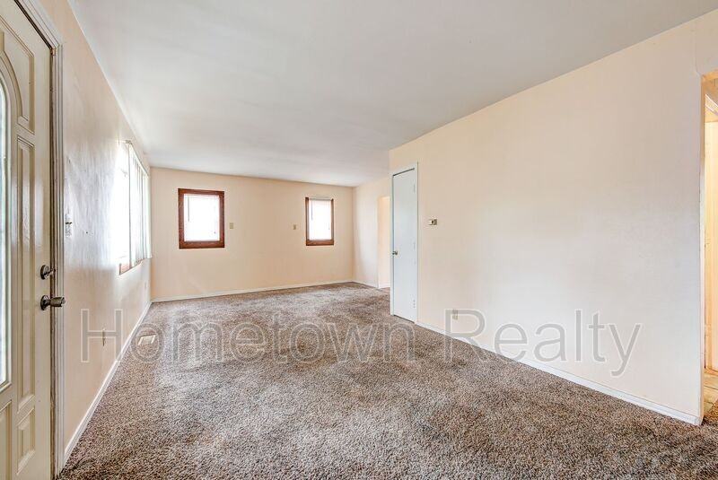 2200 N Saint Luke Ave - Photo 4 of 32